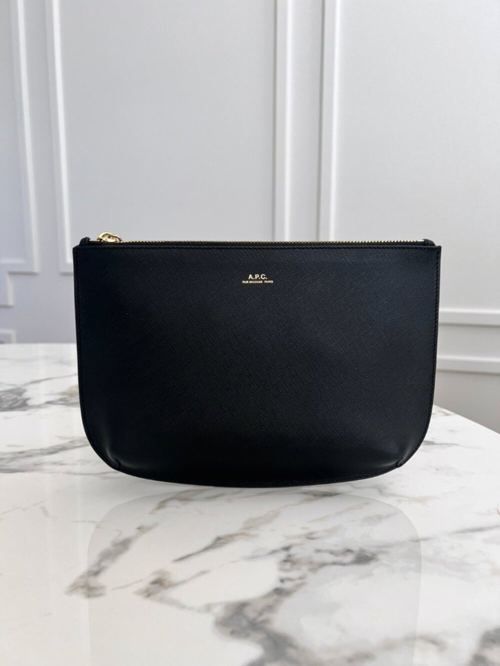 NWT - A.P.C. Sarah Saffiano Pouch - Black🖤